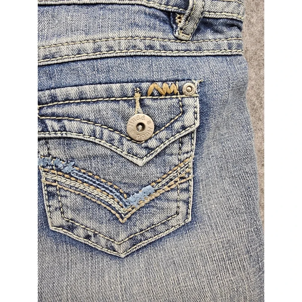 Mudd Womens Size 5 Blue Denim Bermuda Shorts Y2K Cuffed‎ Distressed DJBM11136